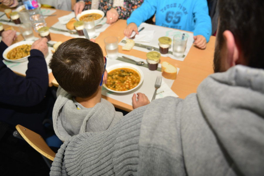 Menús "a medio cocinar" en los comedores escolares de Ferrol