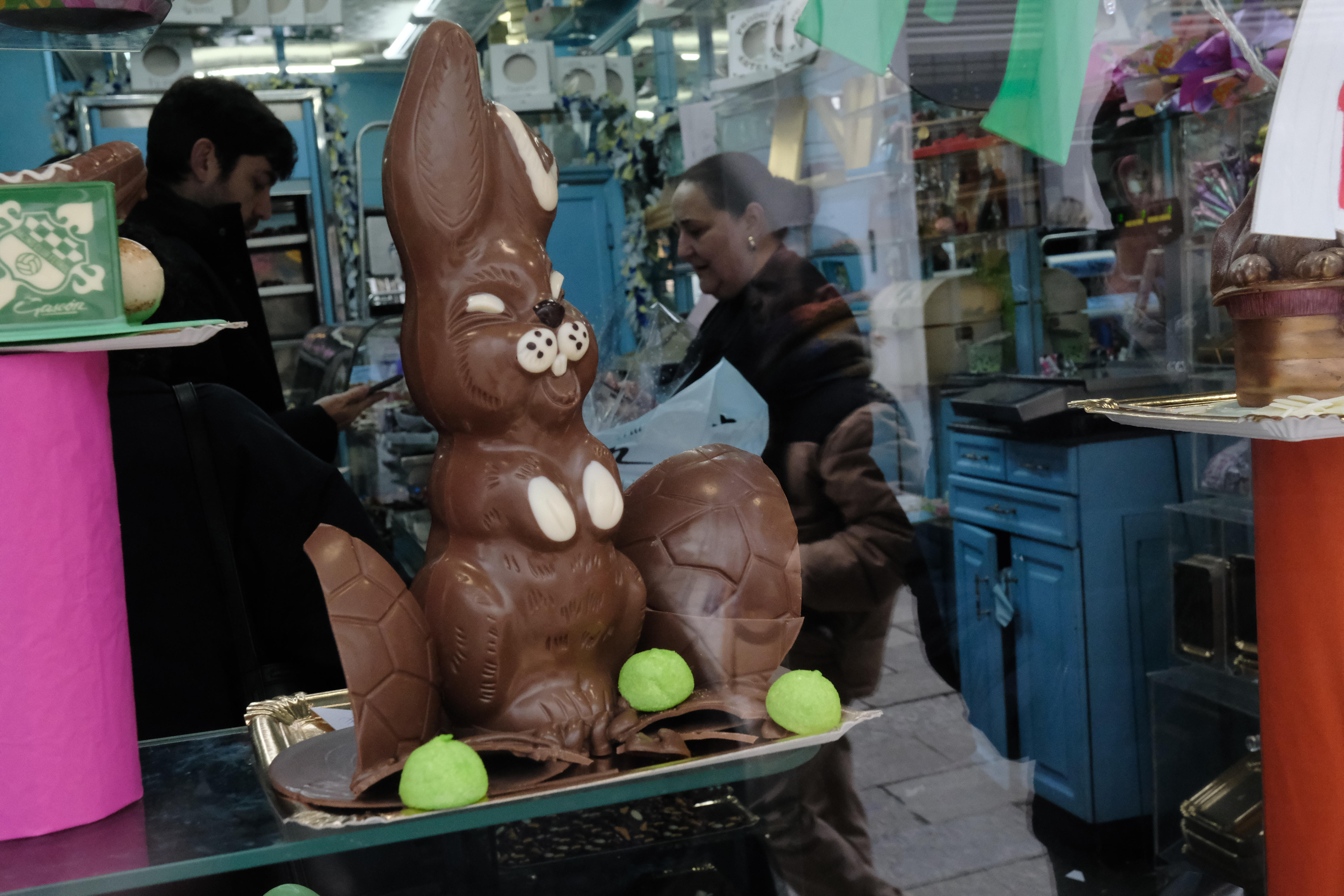 The most varied figures from Ferrol’s pastry shops compete with the traditional Easter eggs