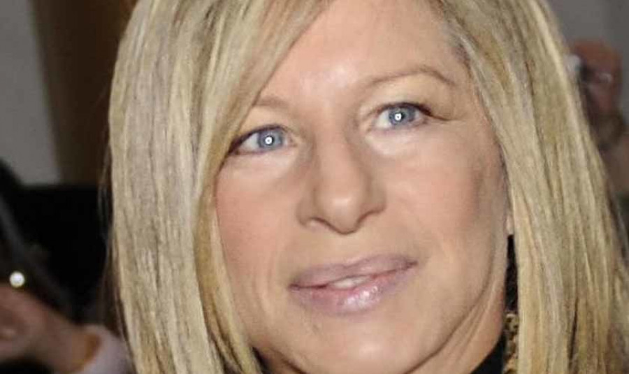 La actriz Barbra Streisand revela que tiene dos perros que son clones