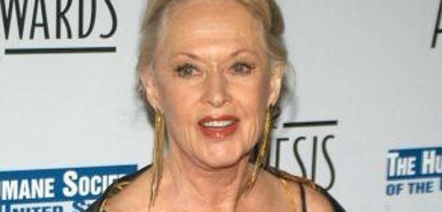 Tippi Hedren denuncia que Hitchcock la acosó en el rodaje de “Los pájaros”