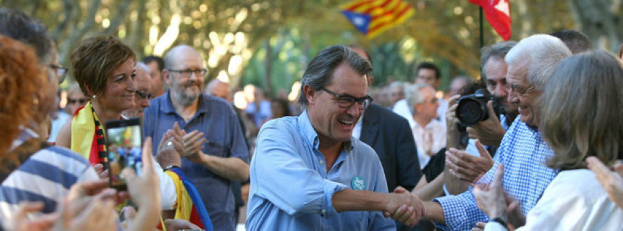 Artur Mas responde: “Grandes jefes,  venir reserva catalana que indígenas votar”