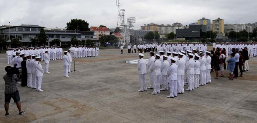 Cambio de mando en las escuelas navales