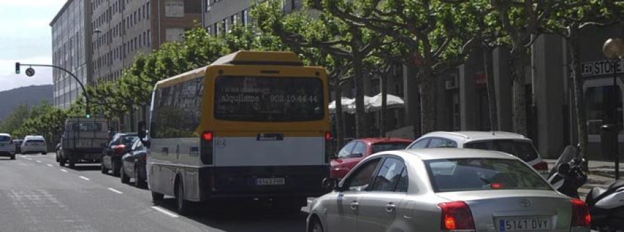 Los vecinos de Esteiro reclaman la revisión de la señalización de la avenida