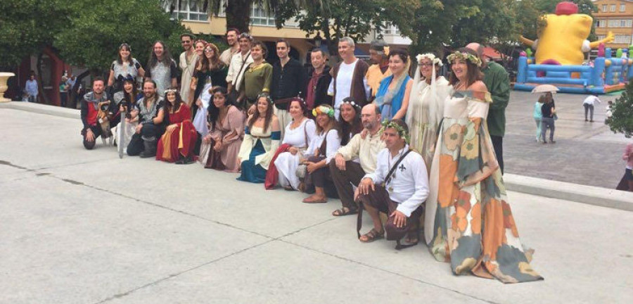 Una treintena de parejas sellan su unión en la celebración del Lugnasad