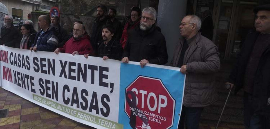 La Xunta concede un piso de alquiler social a la mujer con orden de desahucio