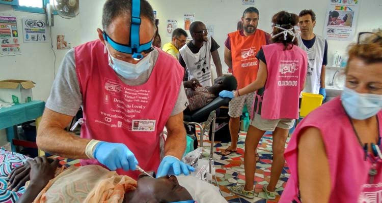 Reportaje | De Ferrolterra a Senegal: un viaje de 4.000 kilómetros para cuidar sonrisas