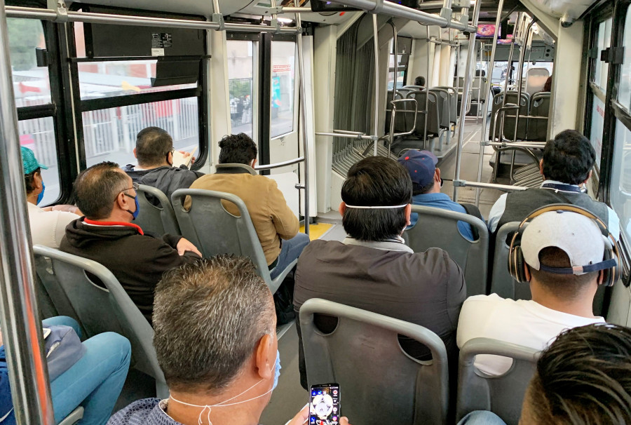 Autobuses y trenes podrán ocupar todos sus asientos desde el lunes en el conjunto de España