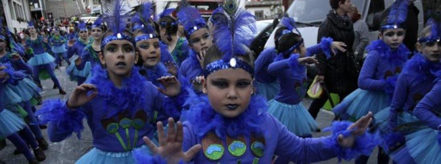 El Carnaval se despidió ayer con desfiles, dulces y música