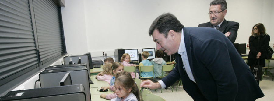 PONTEDEUME - Educación anima al Couceiro Freijomil a participar en los contratos-programa