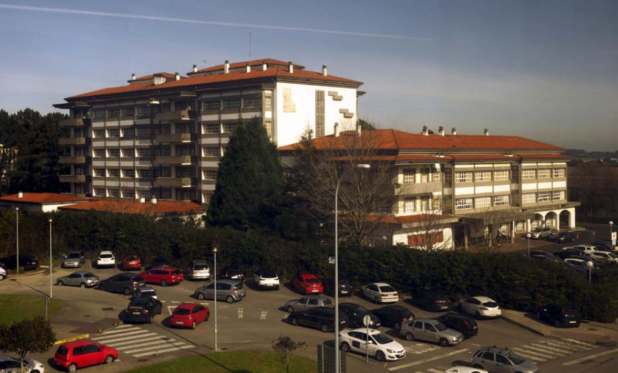 Residentes del CAMF de Ferrol alertan de una merma en el servicio que atienen dos enfermeras de un plantel de ocho