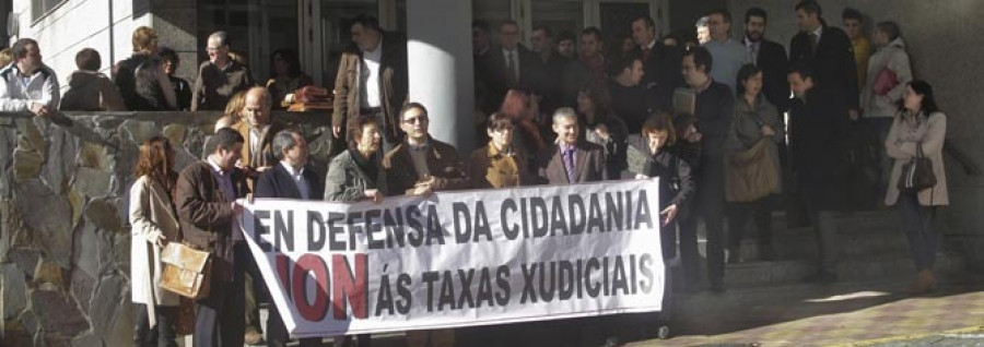 Concentración en los juzgados de Ferrol contra las reformas de Justicia