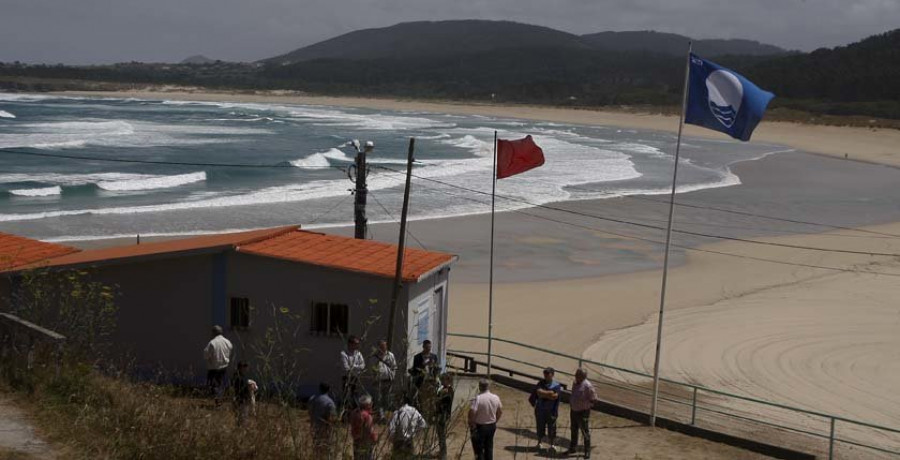 Guerra en las playas de Ferrol contra los palos de batea