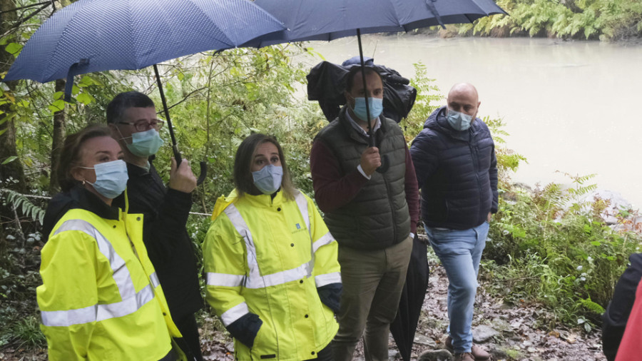 Pontedeume controla la turbidez del agua, pero esperará a una nueva analítica