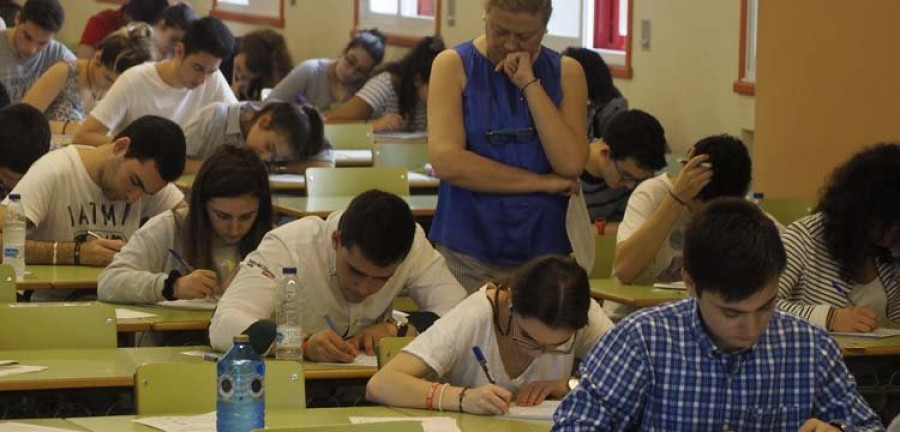 Un total de 698 alumnos de la comarca iniciaron ayer la prueba de selectividad