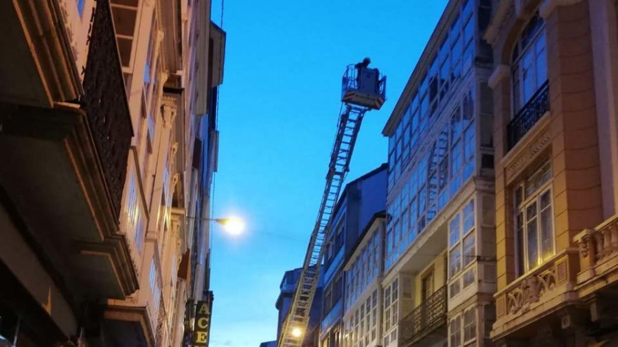 Evacuadas dos personas tras un incendio en su vivienda