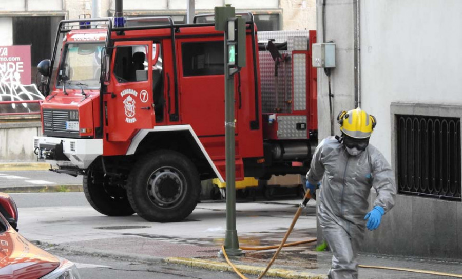 Los Bomberos inician una limpieza profunda, en dos  turnos al día, de lunes a domingo