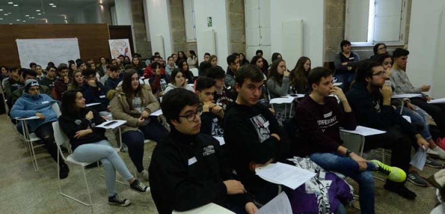 Los jóvenes de la ciudad proponen al Concello campañas y talleres formativos