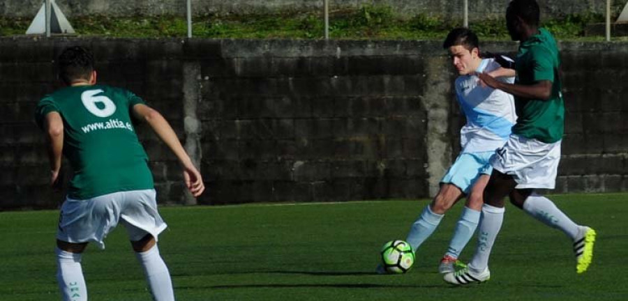 Luis Rodríguez anotó los cuatro goles del Racing