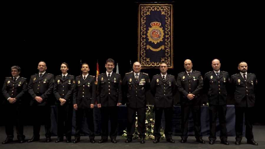 La Policía Nacional reconoce el trabajo de nueve efectivos en los actos del Día de los Ángeles Custodios