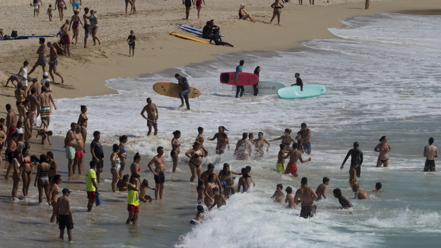 Los socorristas realizaron en julio seis rescates en las playas ferrolanas