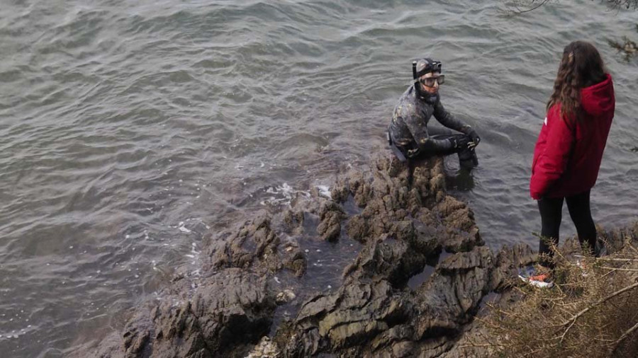 Escolares de cinco concellos inician el rodaje de sus cortos sobre el mar