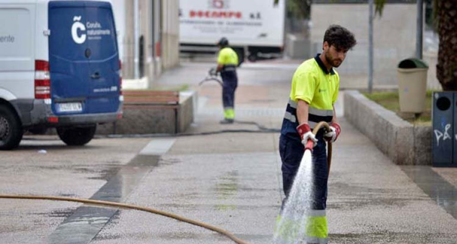 Los trabajadores de la limpieza coruñeses votan su disposición a la huelga en agosto