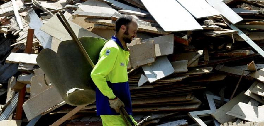 Ferrolterra se prepara para saltar miles de hogueras