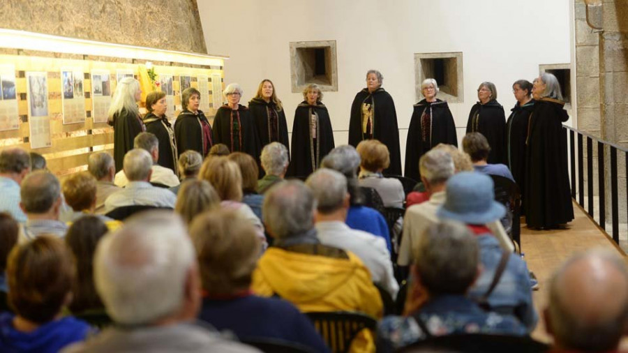 La música de las corales volvió a resonar entre los muros del castillo de San Felipe