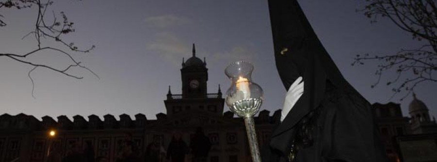 Ferrol despide la Semana Santa con la procesión de la Resurrección