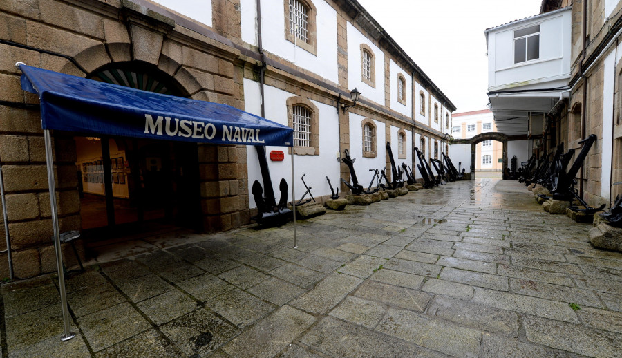 El turismo industrial en la ciudad naval se limita a los períodos vacacionales