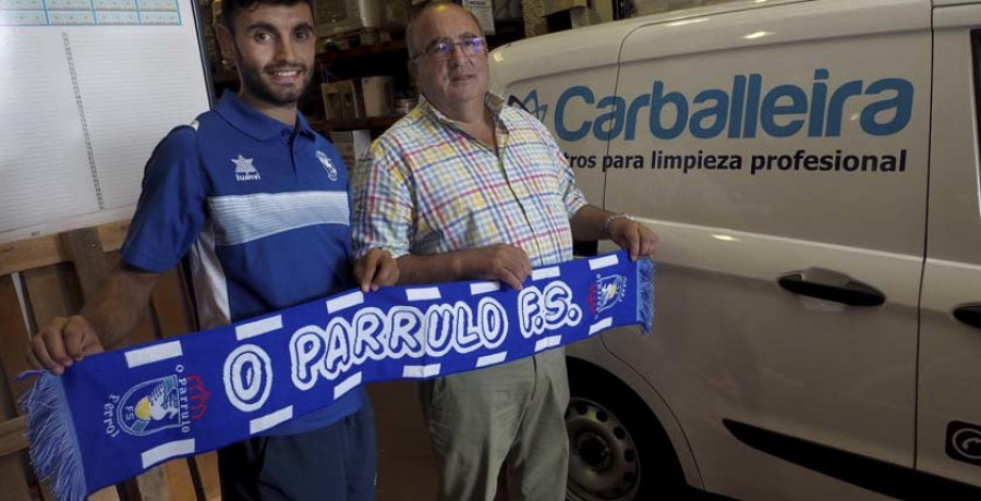 O Parrulo presenta a su futbolista 
Rubi Lemos