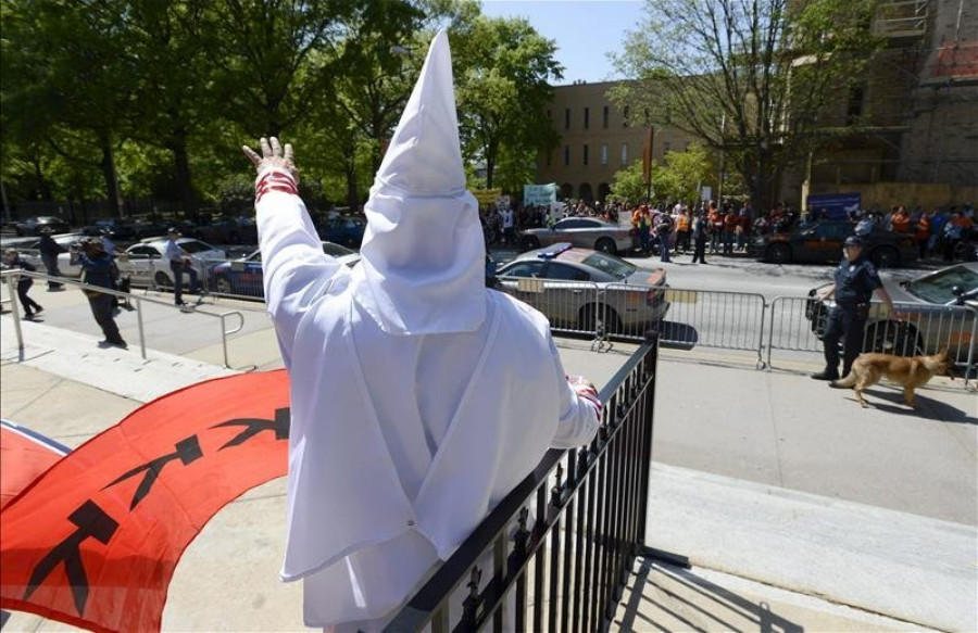 Anonymous desvela la identidad de supuestos miembros del Ku Klux Klan