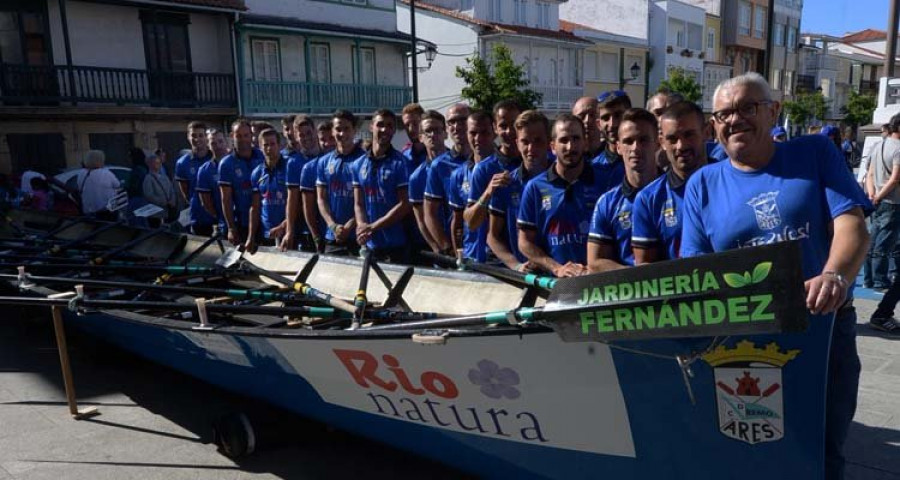 La trainera de Ares salda con la décima plaza su debut