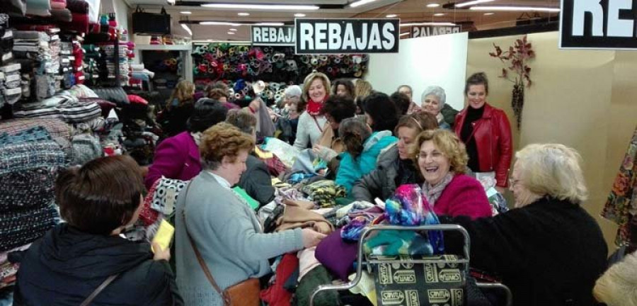 La primera jornada de rebajas 
se dejó notar en el comercio local