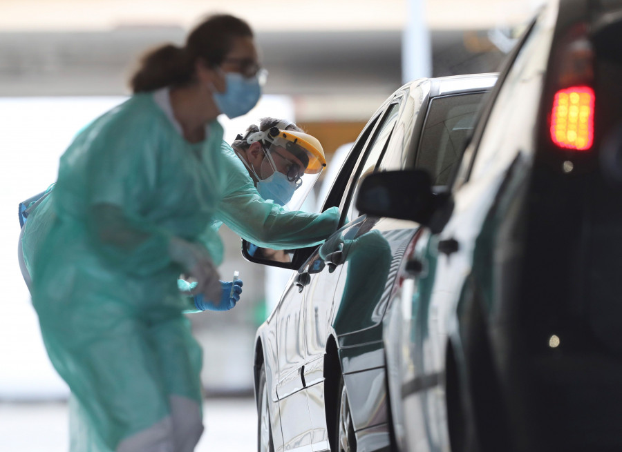 Cinco auxiliares de la Policía Local de Ares, en cuarentena tras estar uno de ellos en contacto con un positivo