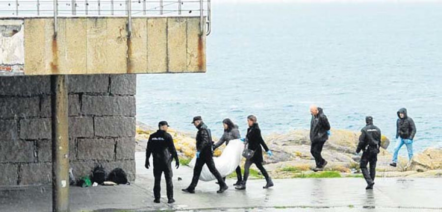 La Policía investiga la aparición de 
un cuerpo descabezado en A Coruña