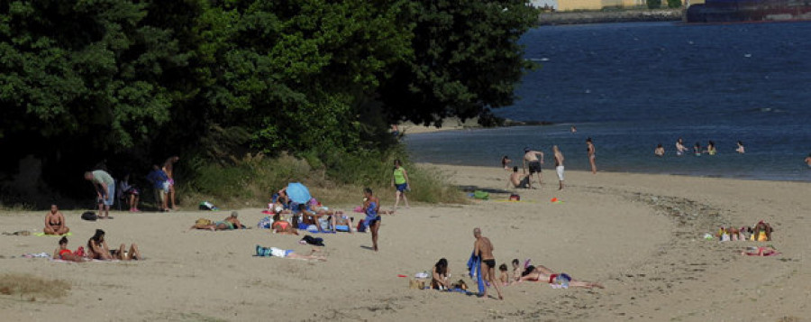 Cuarenta y ocho socorristas vigilarán las playas desde el día 1