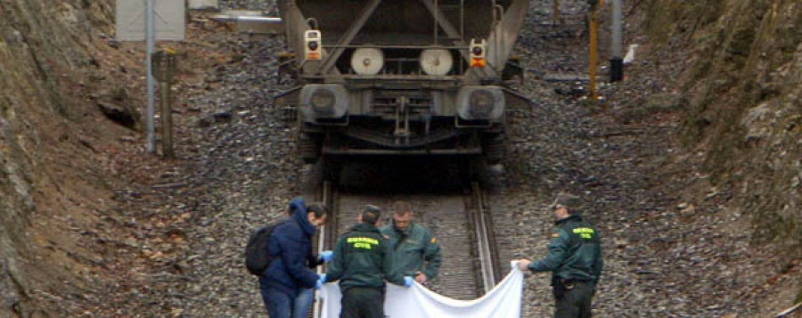 Una mujer fallece después  de ser arrollada por un tren  de mercancías en Vedra