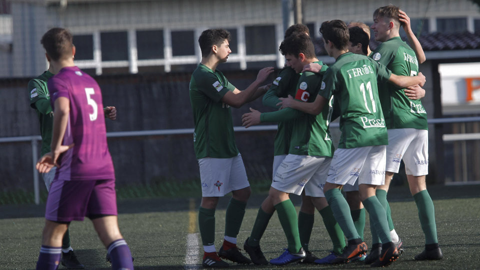 El Racing cadete remontó para derrotar al Atlético Coruña