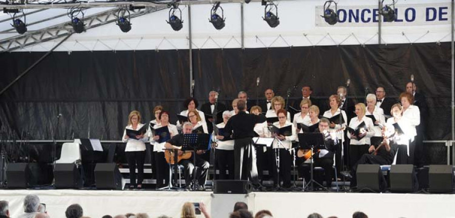 Música de Os Modernos e 500 racións de churrasco esta tarde na Festa da Veciñanza de Fene