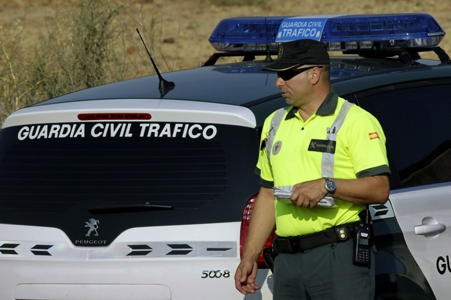 Detenido un vecino de Ares por el uso fraudulento de una tarjeta de su antigua empresa