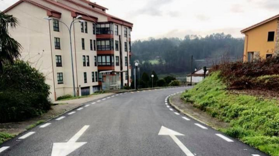 Pontedeume concluye  las obras de mejora de la pavimentación en la avenida Castelao