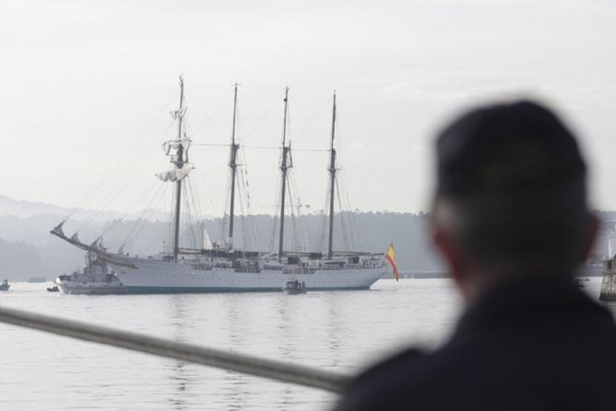 Vuelve a Ferrol el “Elcano”