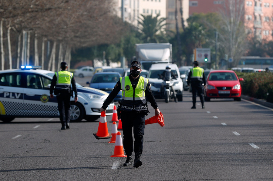 Expertos afirman que confinar siete días antes habría evitado 20.000 muertes en la primera ola