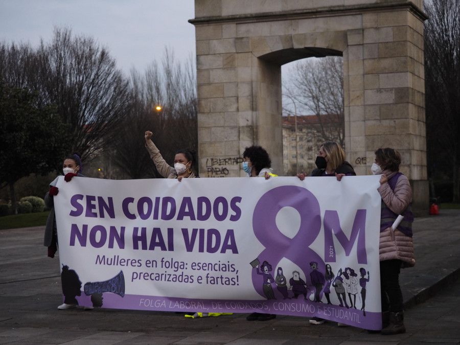 Ferrol celebra un 8M ejemplar con fuertes medidas de seguridad sanitaria