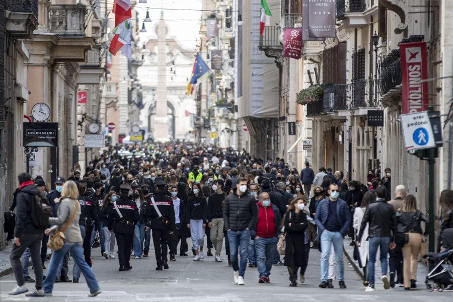 Más de la mitad de Italia se prepara para su confinamiento a partir del lunes