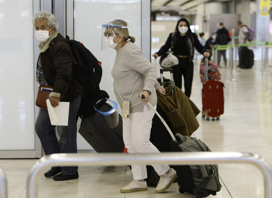 Turistas extranjeros, os recibimos con alegría 
y sin cuarentena