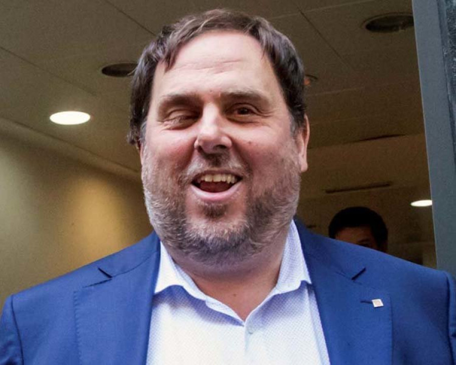 Junqueras le da la vuelta a la tortilla como un cocinero de El Bulli