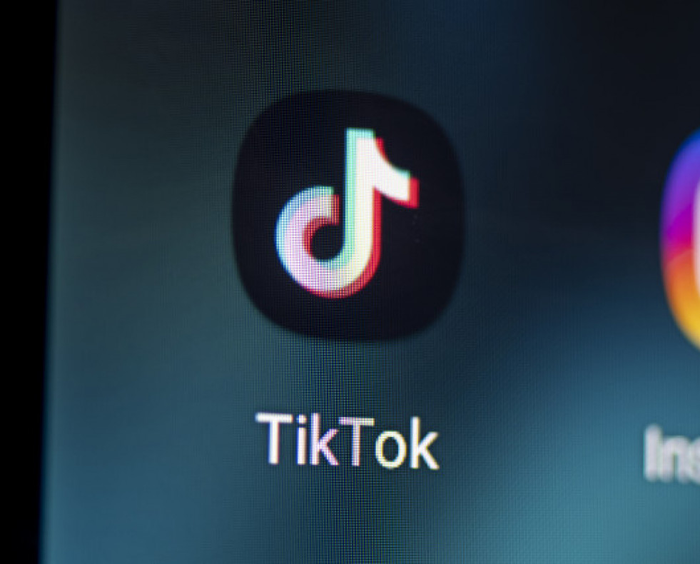 EuropaPress 3770074 filed 28 april 2021 berlin logo app tiktok is seen screen smartphone bangladesh