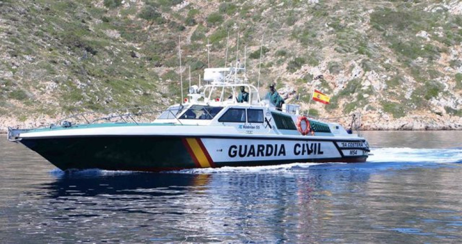 Rescatadas en Ibiza cinco personas tras hundirse su velero y tener que pasar la noche sobre unas rocas